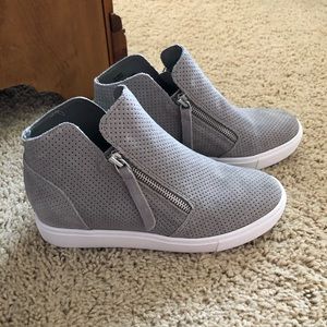 Steve Madden Caliber Shoes